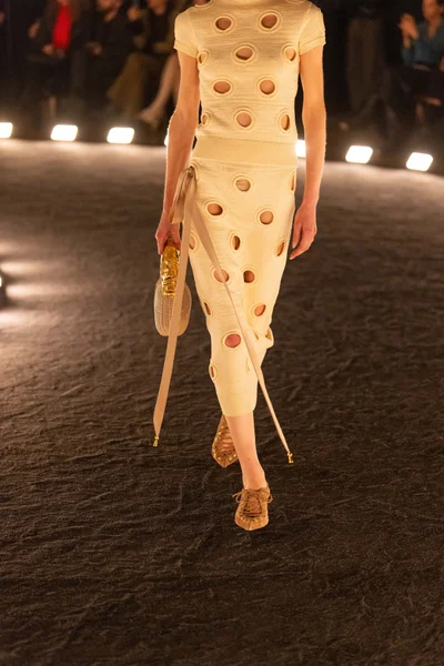 Look 17